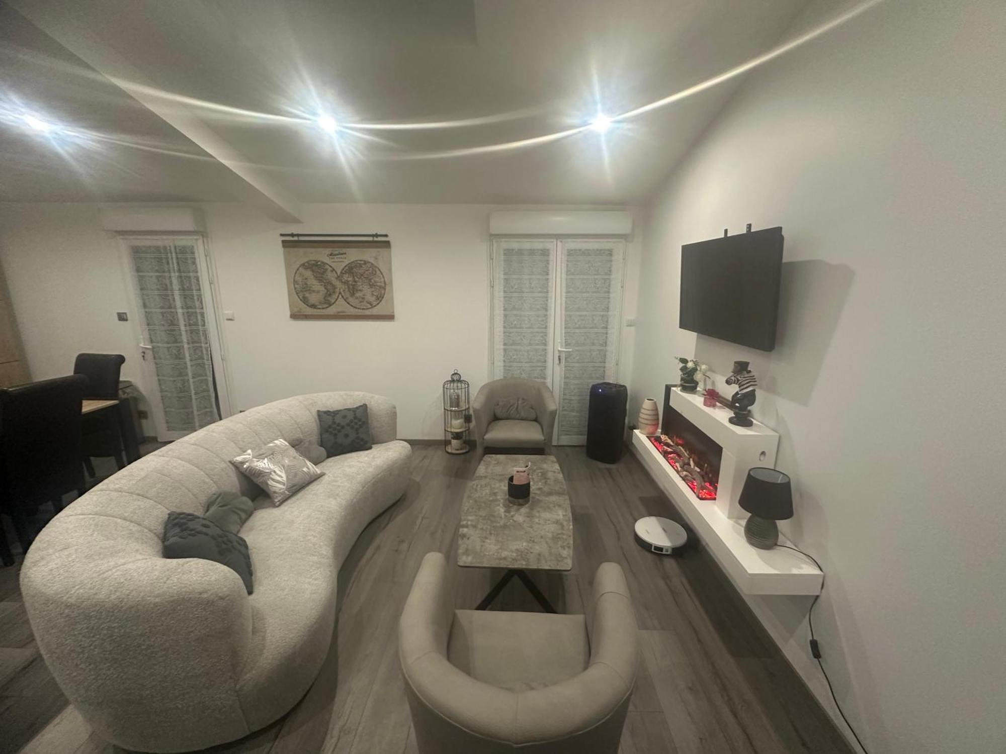 Le Miroir Villa Domerat Ngoại thất bức ảnh